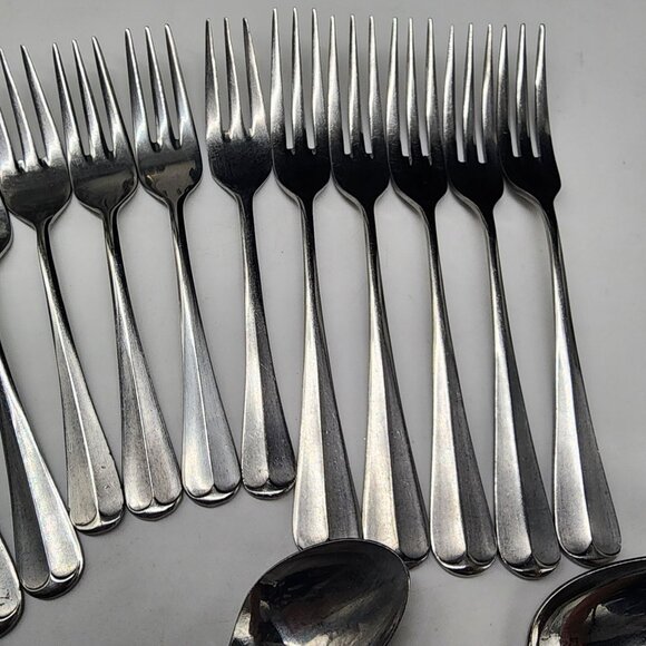 Vintage Beefeater Japan Northland Stainless Steel 20-Piece Fork & Spoon Flatware - Picture 3 of 6